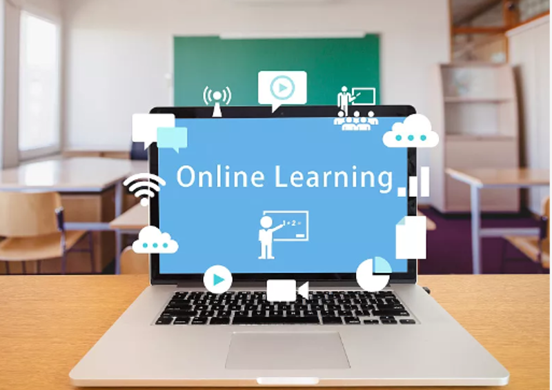 在当代教育领域，课程开发模式的选择对于提升教学质量、激发学生兴趣具有重要意义。本文将通过案例分析的方式探讨两种广受青睐的课程开发模式——社团模式与选修课模式。一、社团模式